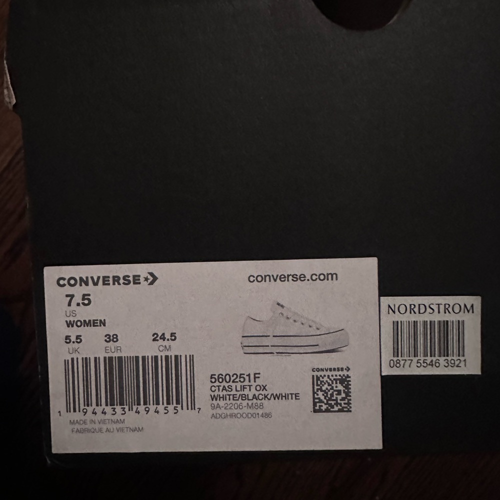 Converse Women's Platform Shoes - White and Black